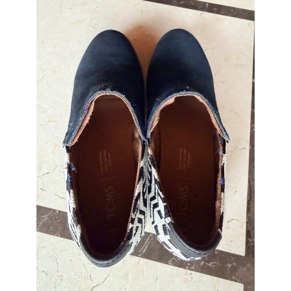 TOMS Women's‎ Embroidered Slip On Boots Shoes Black White Blue Size 7 - Picture 3 of 3